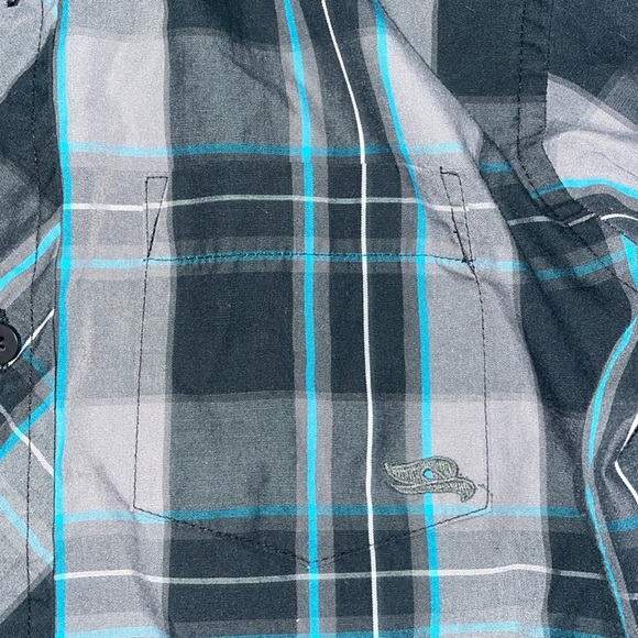 Brand: Tony Hawks. Size: boys, medium 10/12. Condition: Has two small rips. - Picture 3 of 6